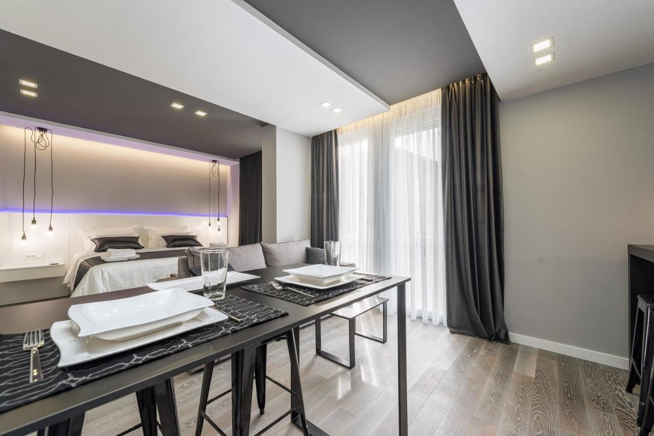 Artis Lux Apartment *